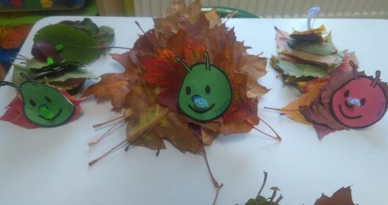 Krasnoludki –  Jesienne zabawy z liśćmi